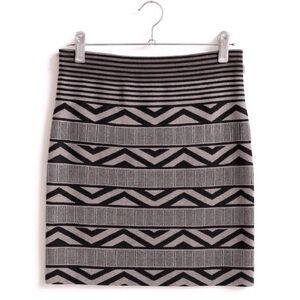 BCBG Geometric Knit Mini Skirt Black
Taupe Bodycon Stretch M